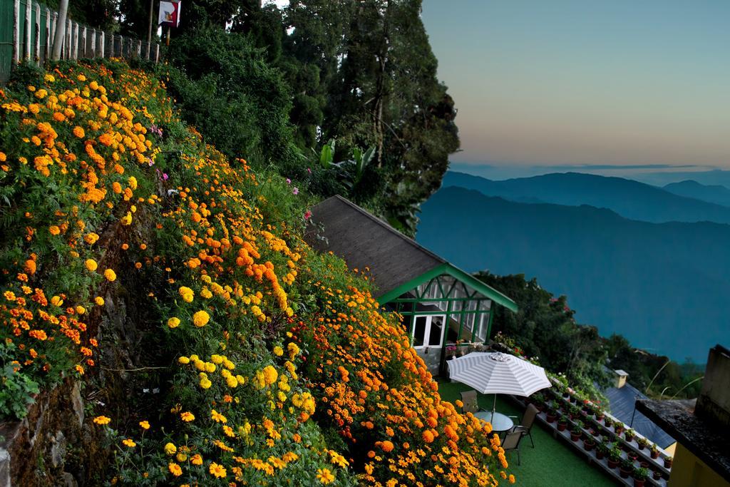 דרג'ילינג Central Gleneagles Heritage Resort Former Bungalow Of Ex-Tata Chairman Russi Mody The Mall Road Darjeeling מראה חיצוני תמונה