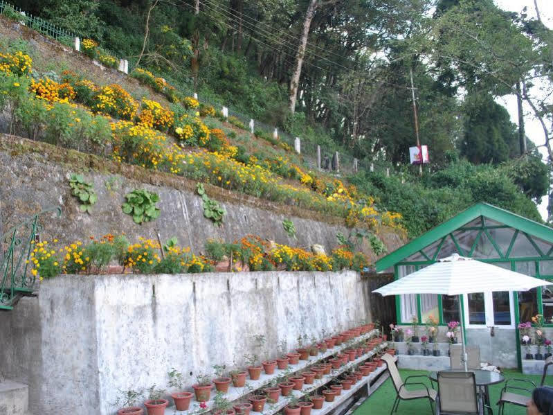 דרג'ילינג Central Gleneagles Heritage Resort Former Bungalow Of Ex-Tata Chairman Russi Mody The Mall Road Darjeeling מראה חיצוני תמונה